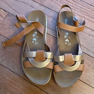 Girls Tan/light brown and copper ish colored sandals